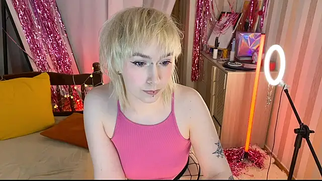 EmmyAmbros online show from February 2026 09:07:01 PM