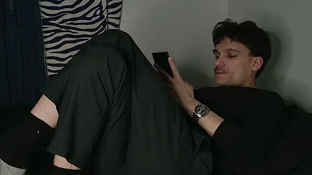 Snapshot of JackDesFeux chatting on April 2026 02:37:02 AM JackDesFeux online show from April 2026 02:37:02 AM
