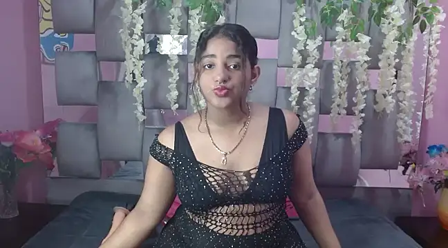 Sofia Hernandez  online show from December 2024 07:14:02 PM