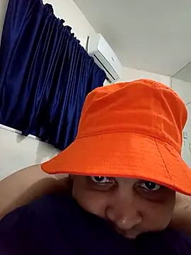 luismanuel 1998 online show from November 2025 02:37:02 AM