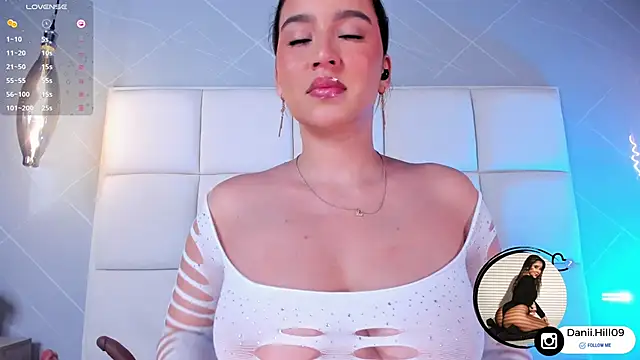 danii hill  online show from September 2025 04:34:02 AM