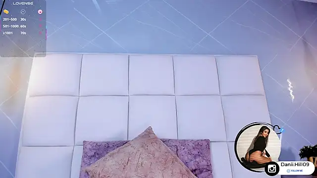 danii hill  online show from October 2025 04:23:02 AM