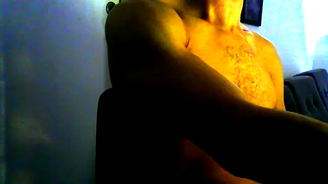 funguybr36 online show from April 2026 06:38:01 PM