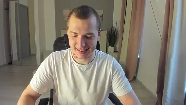 Snapshot of HARDIN_STEWART chatting on February 2025 10:40:02 AM HARDIN STEWART online show from February 2025 10:40:02 AM