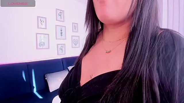 serenna se online show from December 2024 12:46:02 PM