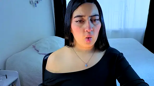 Snapshot of serenna_se chatting on October 2025 08:33:01 PM serenna se online show from October 2025 08:33:01 PM