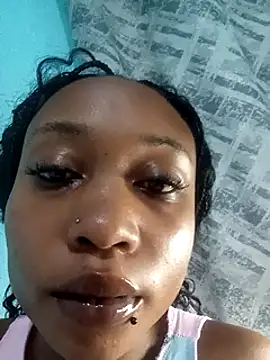 laetitia  online show from March 2025 09:37:01 PM