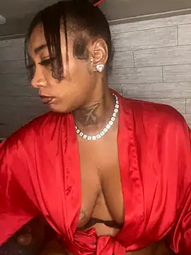 CUMQUEEN-XXX69 online show from September 2025 06:43:02 PM