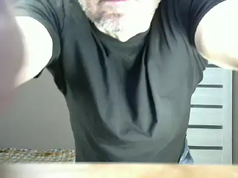 Snapshot of HarrySnake chatting on January 2025 12:15:02 PM HarrySnake online show from January 2025 12:15:02 PM