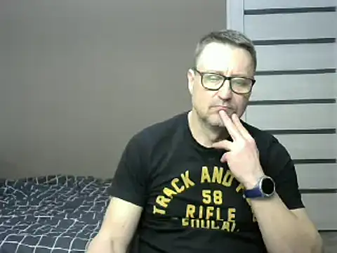 Snapshot of HarrySnake chatting on February 2025 03:23:02 PM HarrySnake online show from February 2025 03:23:02 PM