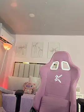 Snapshot of Cristall_Bunny chatting on October 2025 12:41:02 AM Cristall Bunny online show from October 2025 12:41:02 AM