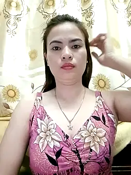 NgocQuyen2K online show from February 2025 10:14:02 PM