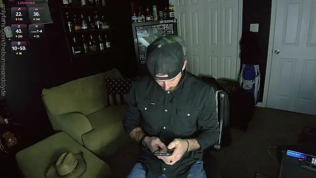 Snapshot of chillinthemosttt chatting on January 2025 04:17:02 AM chillinthemosttt online show from January 2025 04:17:02 AM