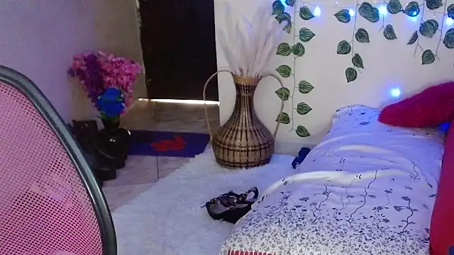 Latin Mature975 online show from January 2025 02:00:01 PM