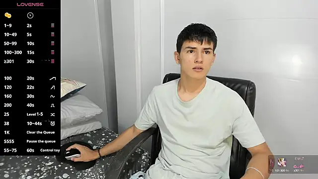 Snapshot of Jacobb_Lee chatting on December 2024 09:05:01 PM Jacobb Lee online show from December 2024 09:05:01 PM