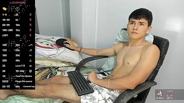 Snapshot of Jacobb_Lee chatting on January 2025 10:49:02 PM Jacobb Lee online show from January 2025 10:49:02 PM