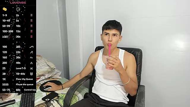 Snapshot of Jacobb_Lee chatting on February 2025 09:21:02 PM Jacobb Lee online show from February 2025 09:21:02 PM