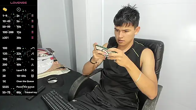Snapshot of Jacobb_Lee chatting on February 2025 09:20:02 PM Jacobb Lee online show from February 2025 09:20:02 PM