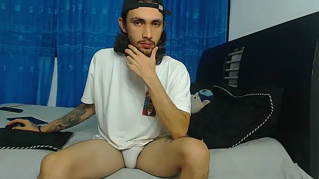 Snapshot of Hot_Sharks_ chatting on September 2025 05:17:02 AM Hot Sharks online show from September 2025 05:17:02 AM