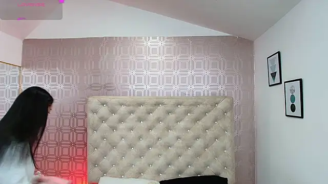 Sara Desire online show from March 2025 12:30:02 PM