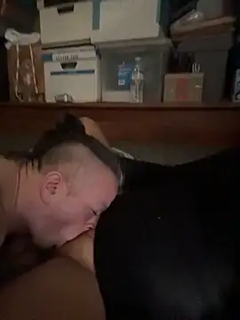 Snapshot of allissonw13 chatting on November 2025 04:07:01 PM allissonw13 online show from November 2025 04:07:01 PM