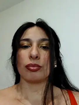 Snapshot of Bigyummmzul chatting on December 2024 11:26:02 PM Bigyummmzul online show from December 2024 11:26:02 PM