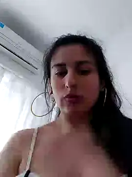 Snapshot of Bigyummmzul chatting on December 2024 06:37:02 PM Bigyummmzul online show from December 2024 06:37:02 PM