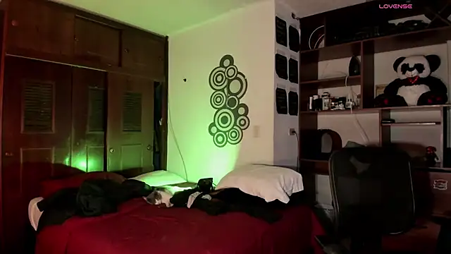 Snapshot of Teo_skinny chatting on November 2025 07:47:01 PM Teo skinny online show from November 2025 07:47:01 PM