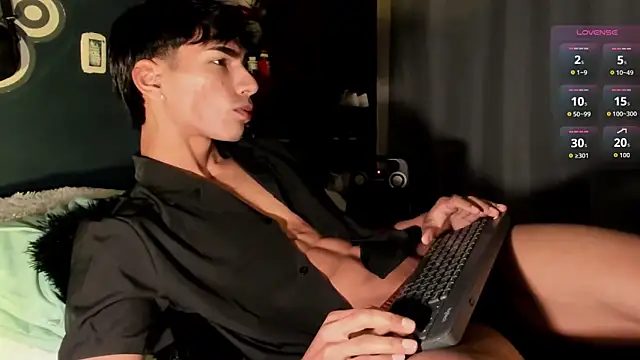 Snapshot of Teo_skinny chatting on February 2026 05:11:02 PM Teo skinny online show from February 2026 05:11:02 PM