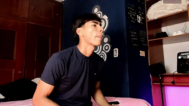 Snapshot of Teo_skinny chatting on March 2026 08:24:02 PM Teo skinny online show from March 2026 08:24:02 PM