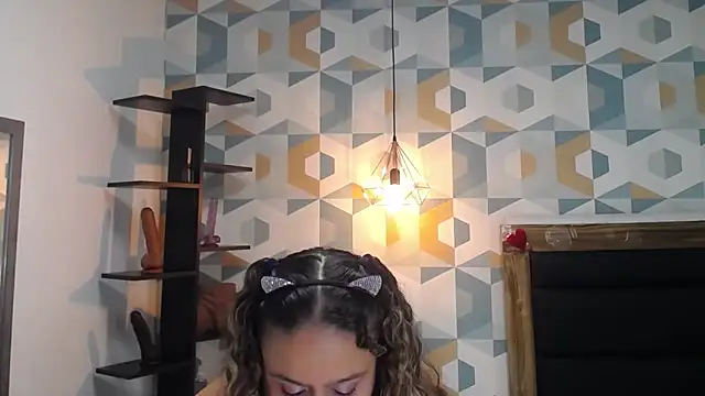 Snapshot of cameronglen chatting on February 2025 09:10:02 AM cameronglen online show from February 2025 09:10:02 AM