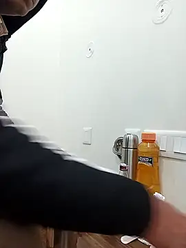 Snapshot of RockyNonStop chatting on December 2024 04:09:02 PM RockyNonStop online show from December 2024 04:09:02 PM