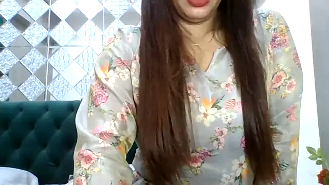 sparkling queen online show from September 2025 08:46:01 PM