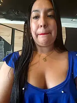 Snapshot of Bella_keny chatting on December 2024 05:10:02 PM Bella keny online show from December 2024 05:10:02 PM