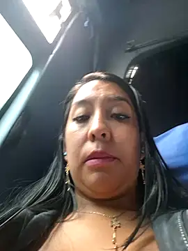 Snapshot of Bella_keny chatting on February 2025 03:32:01 PM Bella keny online show from February 2025 03:32:01 PM