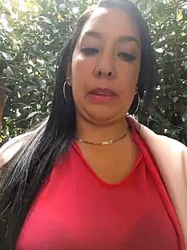 Snapshot of Bella_keny chatting on February 2025 03:30:01 PM Bella keny online show from February 2025 03:30:01 PM