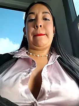 Snapshot of Bella_keny chatting on March 2025 08:14:02 PM Bella keny online show from March 2025 08:14:02 PM