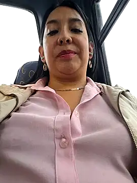 Snapshot of Bella_keny chatting on March 2025 10:21:02 PM Bella keny online show from March 2025 10:21:02 PM
