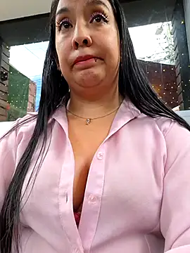 Bella keny online show from April 2026 07:00:02 PM