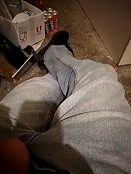 Snapshot of A_man_in_public chatting on September 2025 07:39:02 PM A man in public online show from September 2025 07:39:02 PM