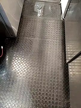 Snapshot of A_man_in_public chatting on September 2025 02:22:01 PM A man in public online show from September 2025 02:22:01 PM