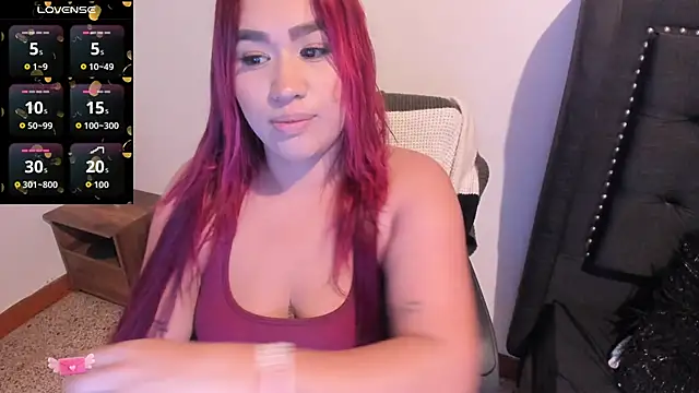 Snapshot of EmaGw chatting on November 2025 11:59:01 PM EmaGw online show from November 2025 11:59:01 PM