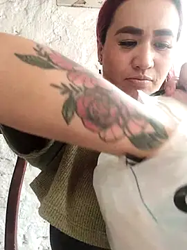 Snapshot of EmaGw chatting on December 2025 06:48:01 PM EmaGw online show from December 2025 06:48:01 PM