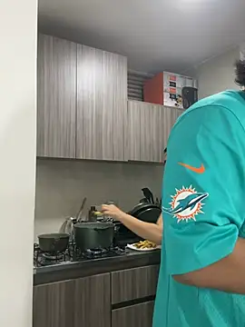 dakota le online show from April 2026 02:00:01 AM