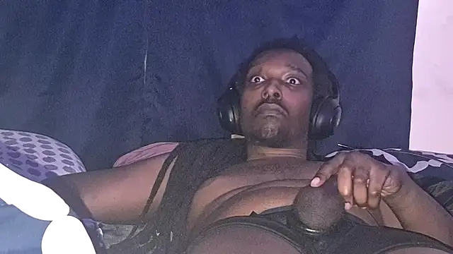 Snapshot of suzyswallowsxxx704 chatting on March 2026 06:25:01 PM suzyswallowsxxx704 online show from March 2026 06:25:01 PM