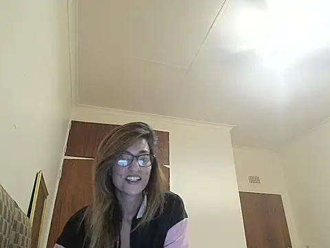 Snapshot of karmicQueen669 chatting on April 2026 12:05:02 AM karmicQueen669 online show from April 2026 12:05:02 AM