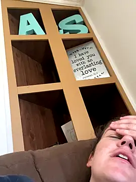 Snapshot of velvetta_ chatting on October 2025 01:41:01 PM velvetta online show from October 2025 01:41:01 PM