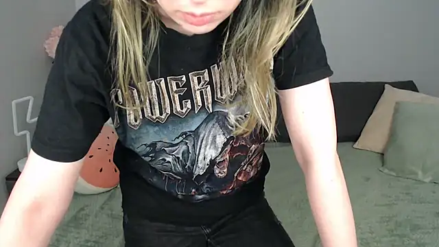 Snapshot of Mini_Diva chatting on September 2025 08:03:01 AM Mini Diva online show from September 2025 08:03:01 AM