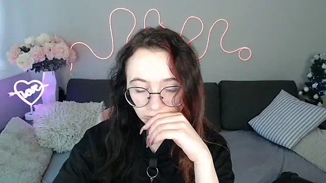 Snapshot of Mini_Diva chatting on January 2026 09:12:02 AM Mini Diva online show from January 2026 09:12:02 AM