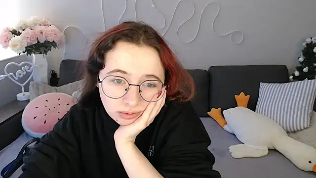 Snapshot of Mini_Diva chatting on February 2026 09:06:01 AM Mini Diva online show from February 2026 09:06:01 AM